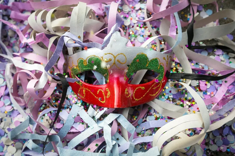 Enquanto a pandemia durar, as máscaras de Carnaval permanecerão na gaveta