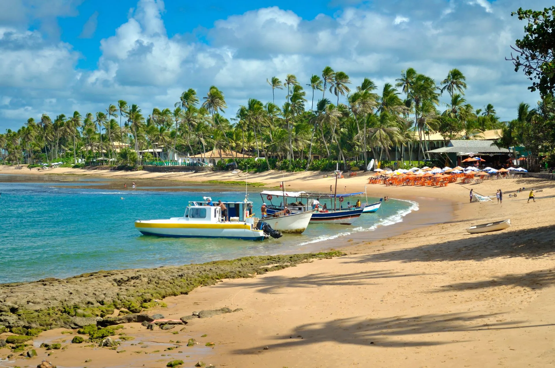 Alguns dos espaços da Praia do Forte podem ser perfeitas para os viajantes em busca de tranquilidade