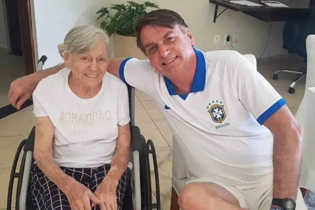 Jair Bolsonaro e mãe, Olinda