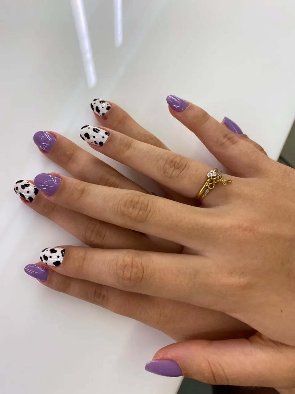 Unhas com decoração de vaquinha
