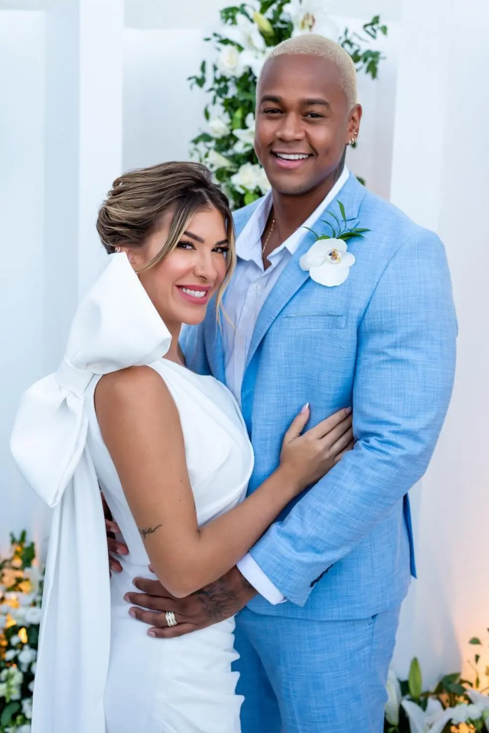 Léo Santana e Lore Improta se casam em Salvador