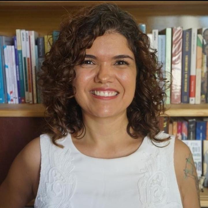 A professora Monalisa Soares fala sobre o voto feminino no Brasil.
