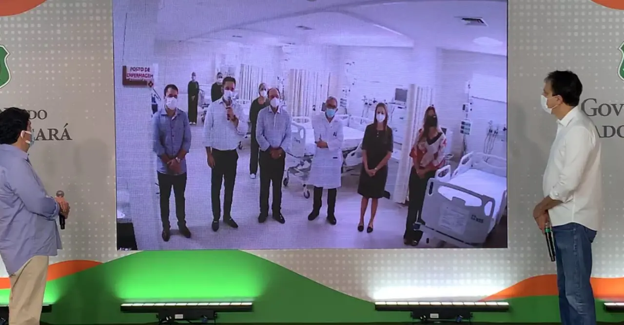 Camilo Santana fez uma transmissão ao vivo para anunciar os novos leitos