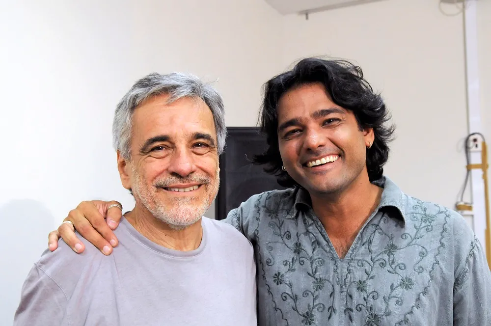 O dramaturgo Aderbal Freire Filho, um dos fundadores do Teatro Novo, e o atual diretor do grupo, Sidney Malveira: encontro de gerações