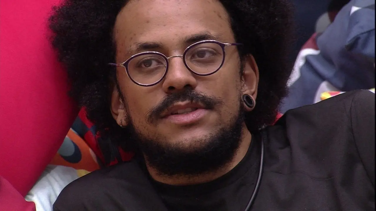 João Luiz participa de paredão falso no BBB 21