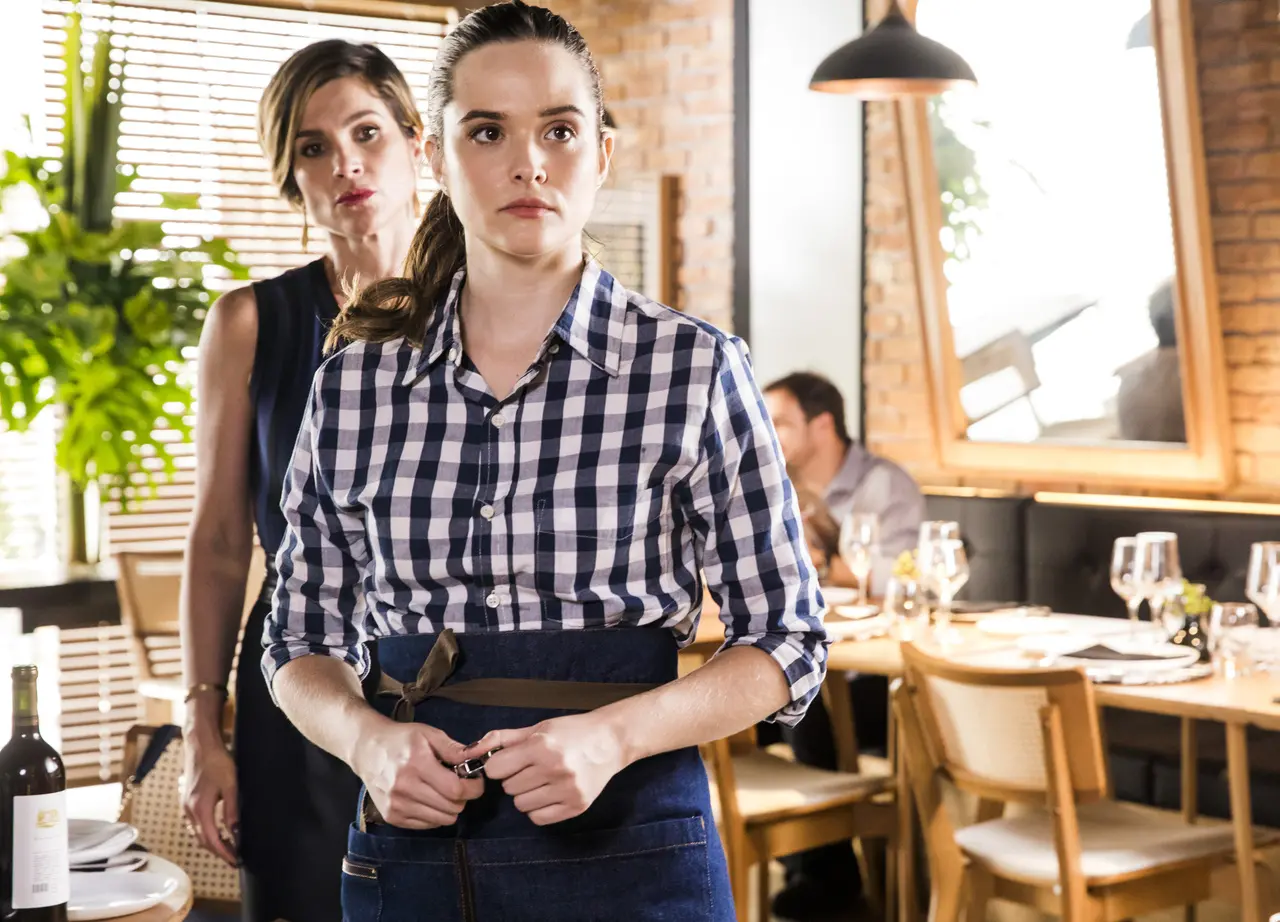 Luna e Helena na novela Salve-se Quem Puder