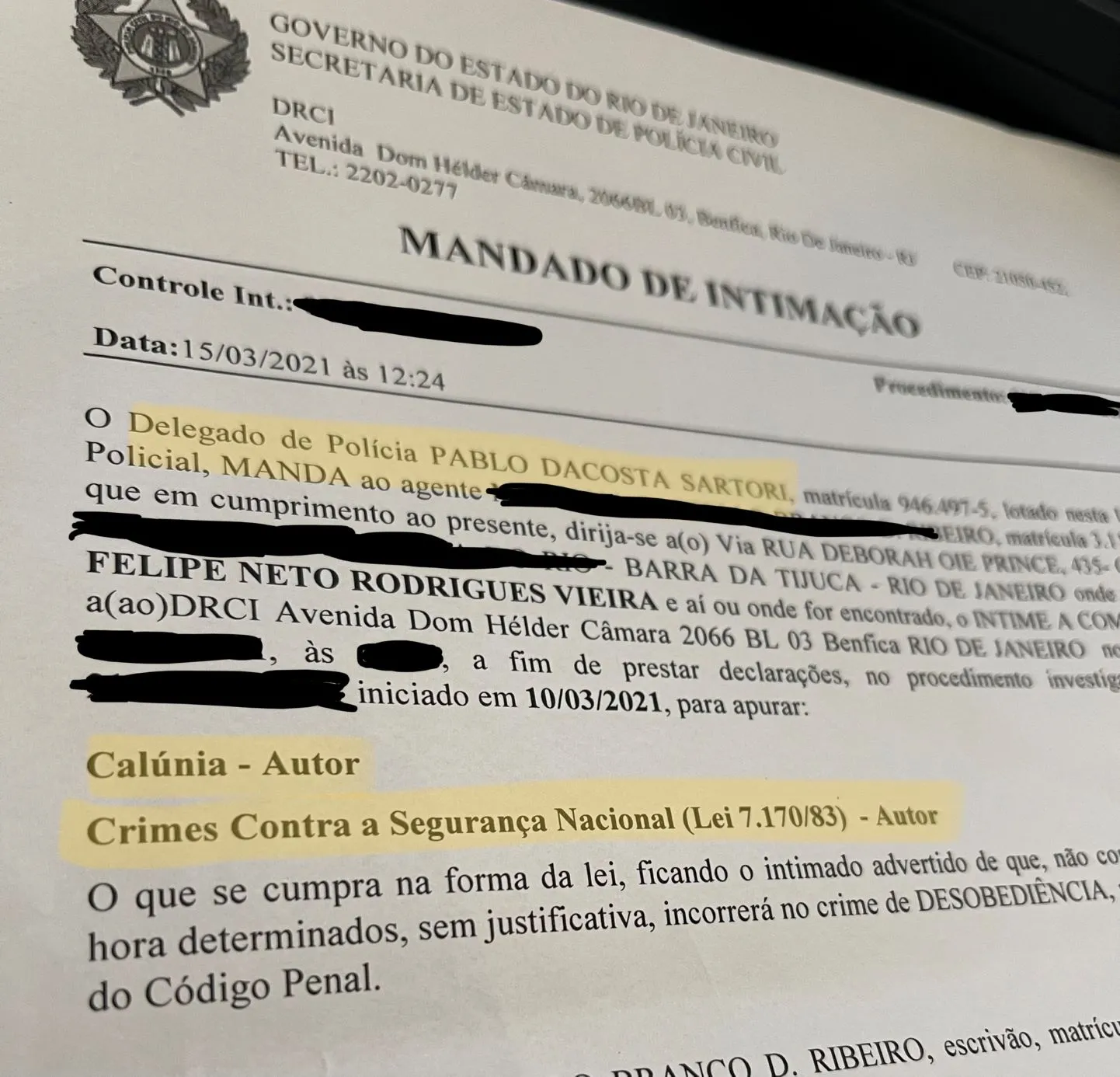 Felipe Neto publicou imagem da intimação