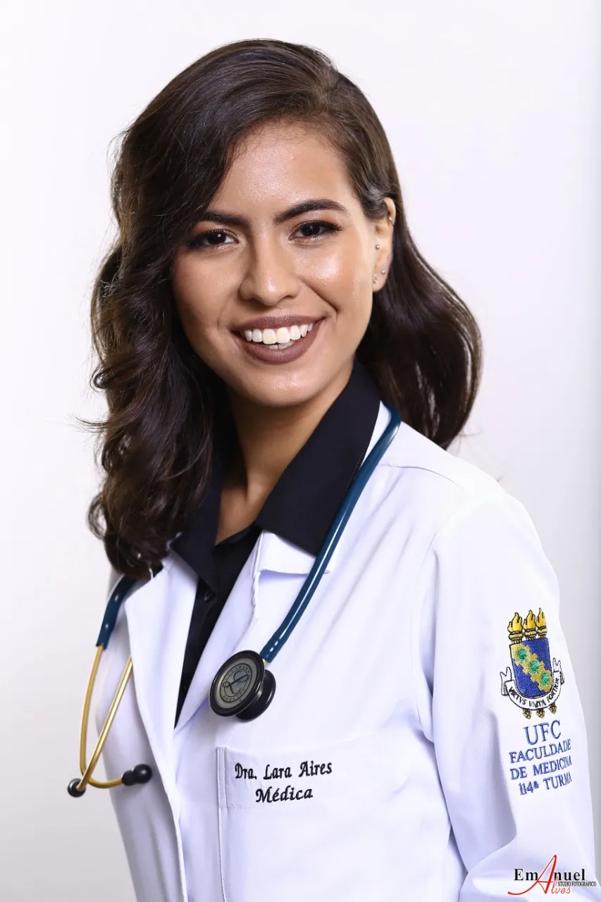 “Escolhi trabalhar menos, mas tenho consciência do privilégio dessa escolha, porque a maioria das famílias não pode tomar essa decisão”, sublinha a médica