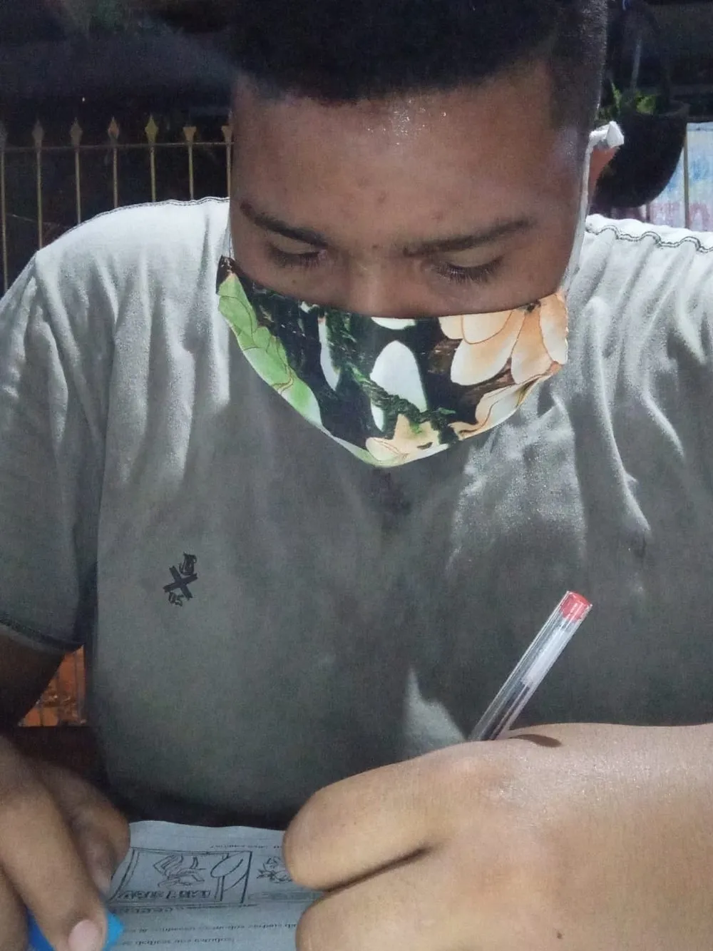 Adolescente está na oitava série e sonha em cursar administração