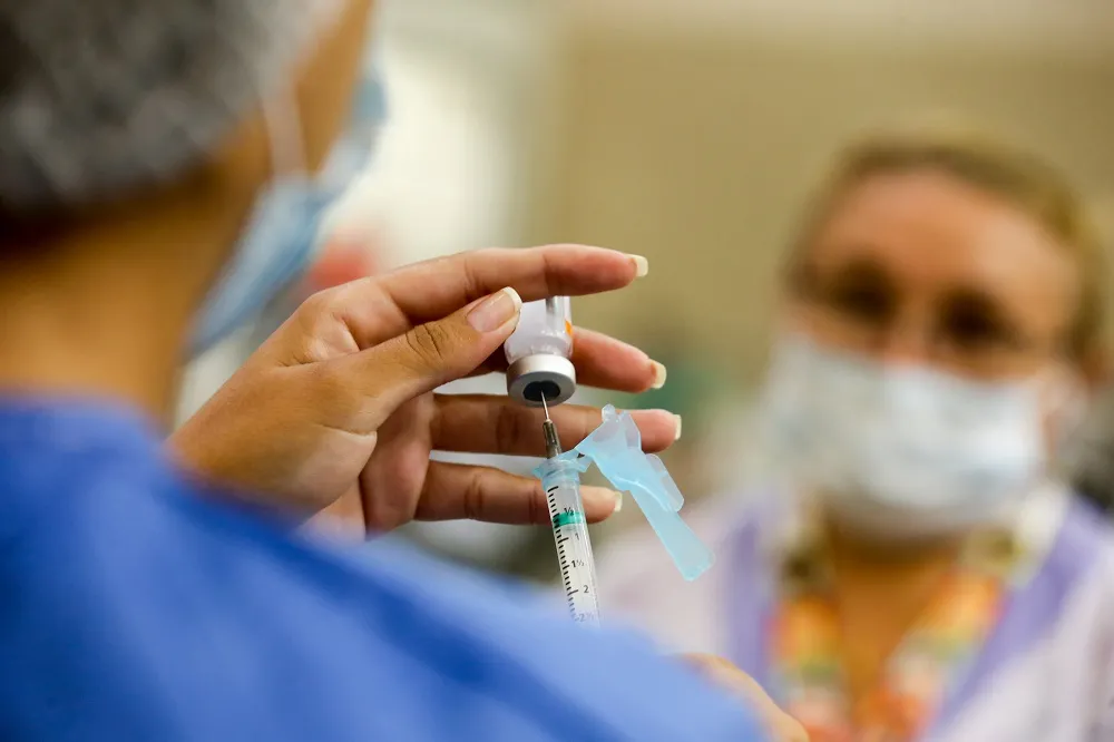 Meta é utilizar, neste fim de semana, as 90 mil doses recebidas por meio do Ministério da Saúde e repassadas pelo Governo do Estado