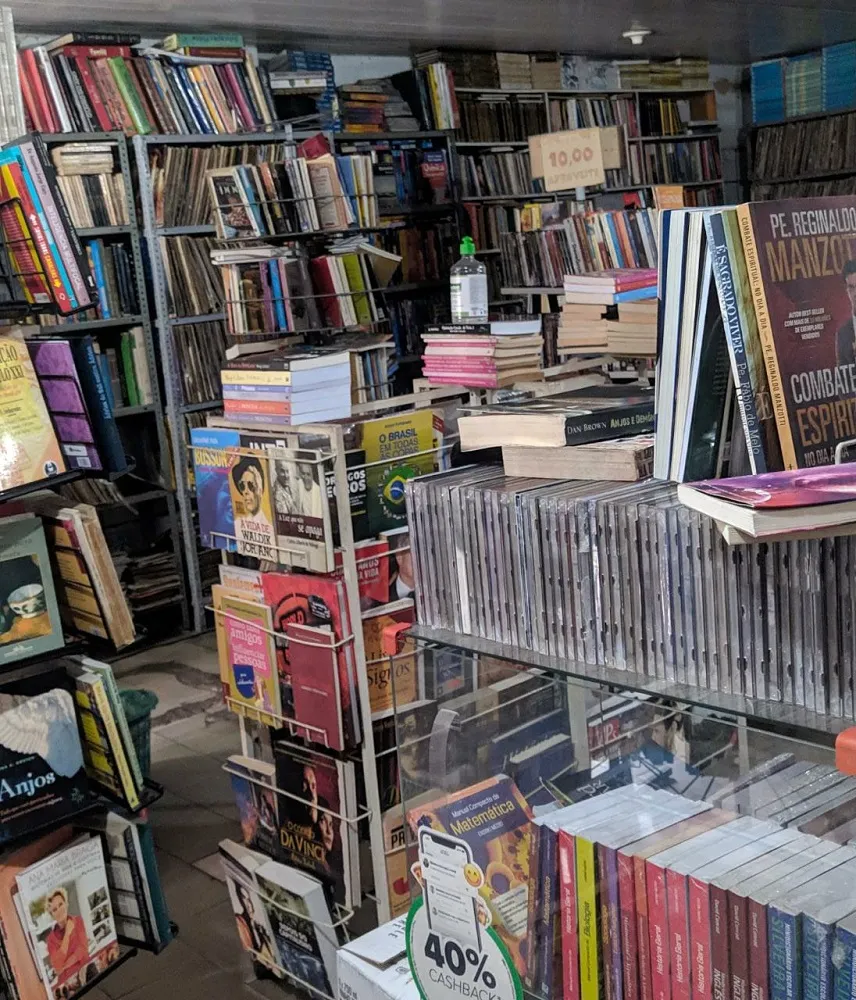 Uma das estratégias para resistir diante do panorama é o uso das redes sociais. Nesse sentido, o instagram do sebo tem dado um bom retorno no que toca à procura pelos livros.