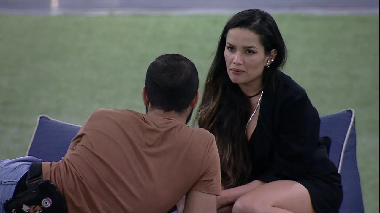 Juliette e Gilberto conversam no BBB 21