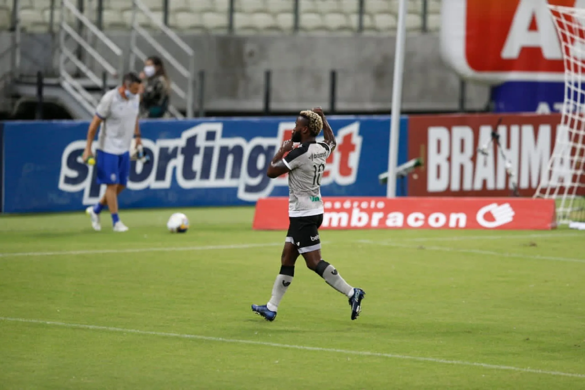 Mendoza marcou seu primeiro gol com a camisa do Ceará