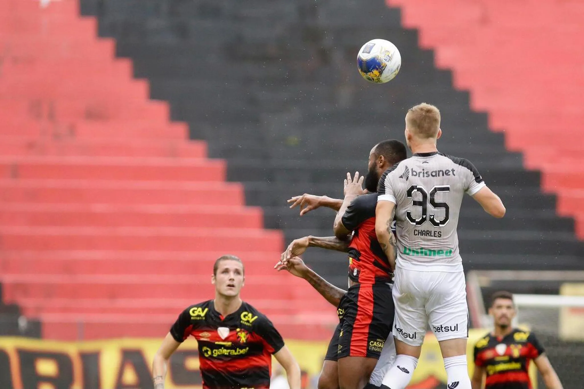 Charles participou do segundo gol do Ceará na partida
