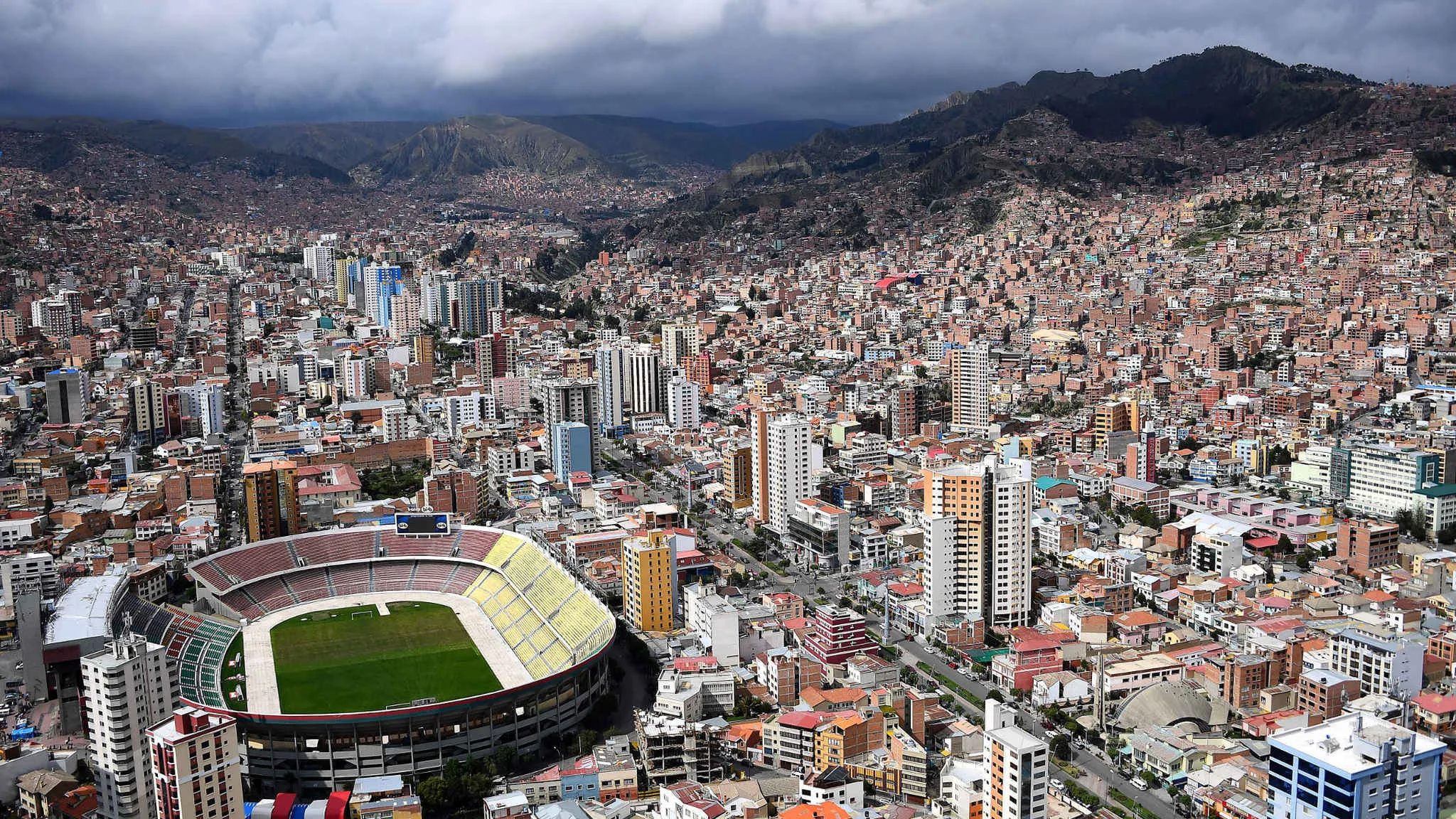Estádio Hernando Siles, casa do Bolívar, está localizado a 3.637 metros do nível do mar. É considerado um dos estádios profissionais mais altos do mundo