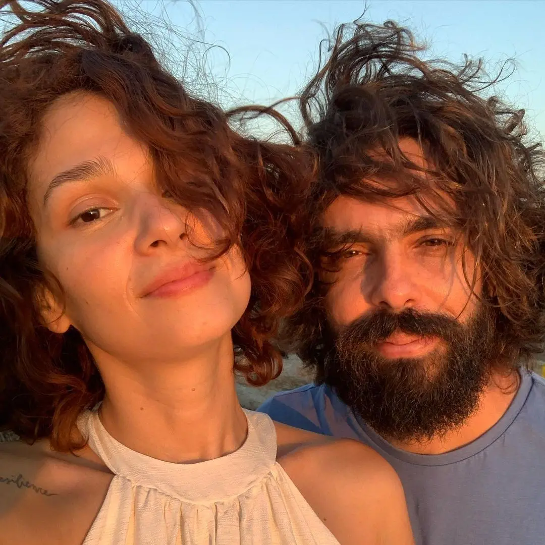 Huayna Tejo e a esposa, Deborah Vidjinski, que é amiga de Juliette