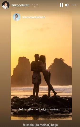 Casal assumiu relacionamento através das redes sociais