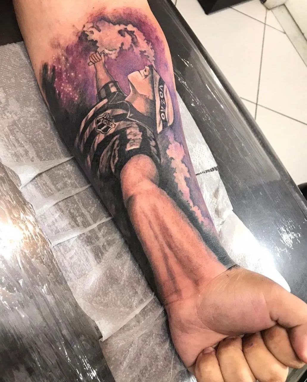 Iann Chagas, torcedor do Ceará, tem tatuado na pele o amor pelo clube de coração
