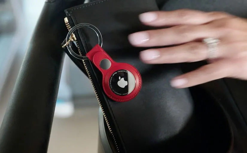 AirTag pode ser colocada em bolsas e chaveiros, por exemplo