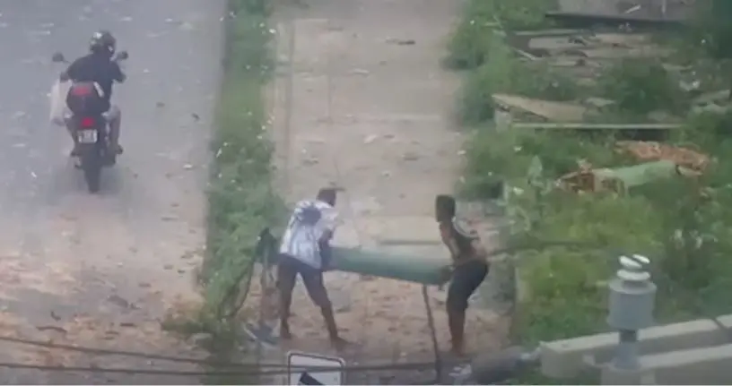 dupla foi flagrada furtando cilindro