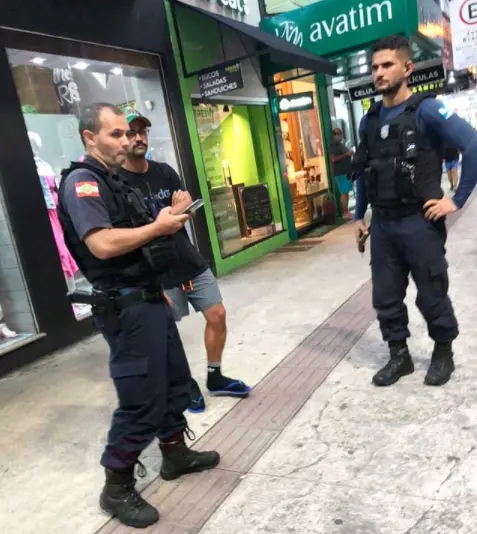 Danilo de Souza Melo sendo preso em Santa Catarina, abril de 2021