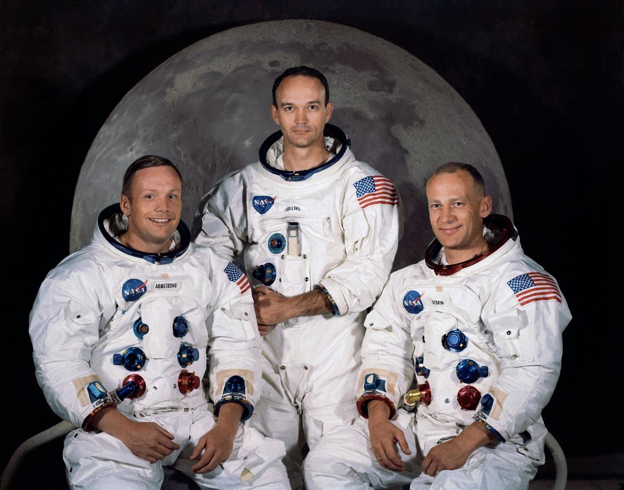 Nesta foto de arquivo obtida da NASA, mostra o retrato oficial da tripulação dos astronautas da Apollo 11 tirados no Centro Espacial Kennedy em 30 de março de 1969, (mostrado L-R) são Neil A. Armstrong, Comandante; Michael Collins, Piloto do Módulo; Edwin E. 