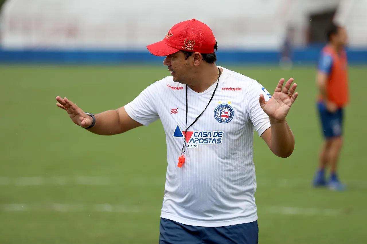 No CT do Fortaleza, Dado Cavalcanti realizou treino-tático e de bola parada com o elenco do Bahia