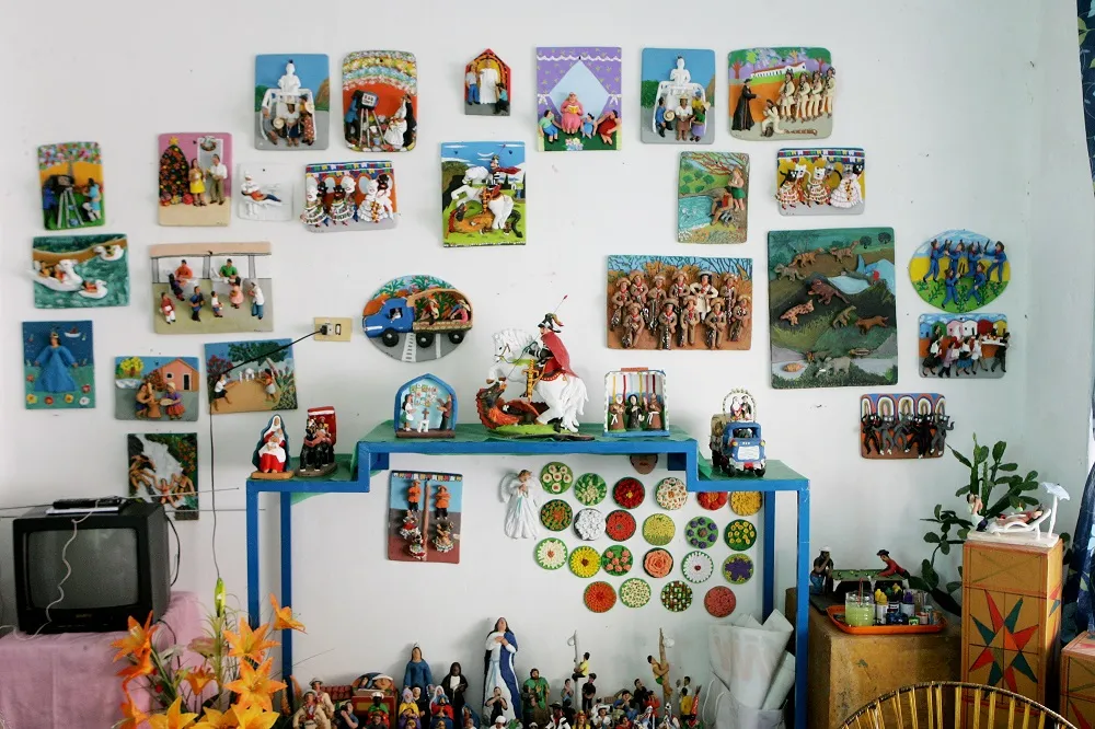 Panorama com algumas criações de dona Maria de Lourdes Candido