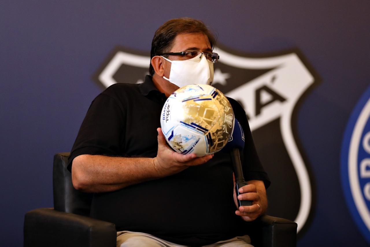 Guto Ferreira segura bola da decisão do Nordestão em entrevista