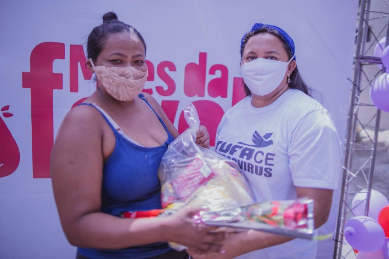 Entrega de cestas básicas e flores pela CUFA no Ceará marcam ações por todo o país, em sinal de carinho e acolhimento em homenagem às Mães da Favela.