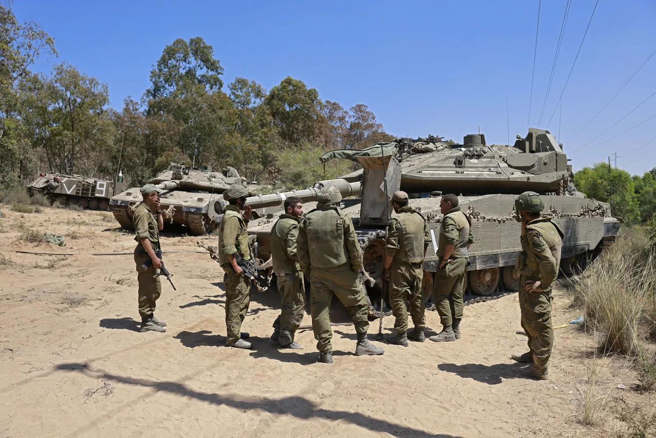 Exército de Israel na fronteira com Gaza, na manhã desta sexta-feira (14)