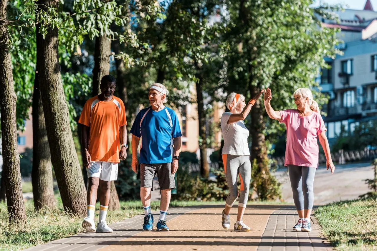 A caminhada pode ser realizada por pessoas de diversas idades