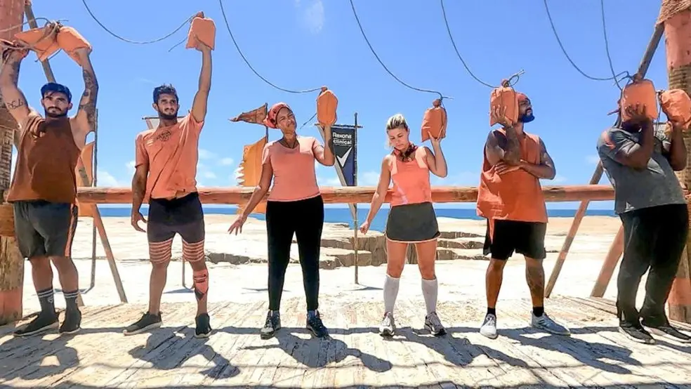 Competidores da tribo Carcará em desafio do 'No Limite'