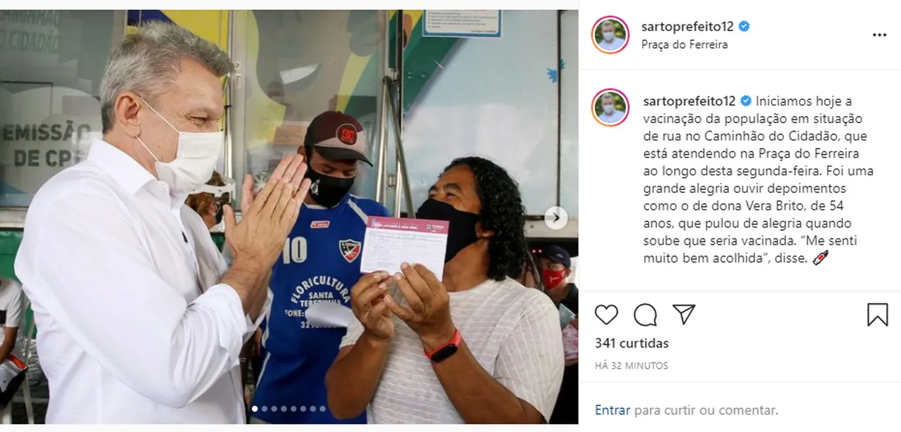 O prefeito de Fortaleza, Sarto Nogueira, esteve no Caminhão Cidadão
