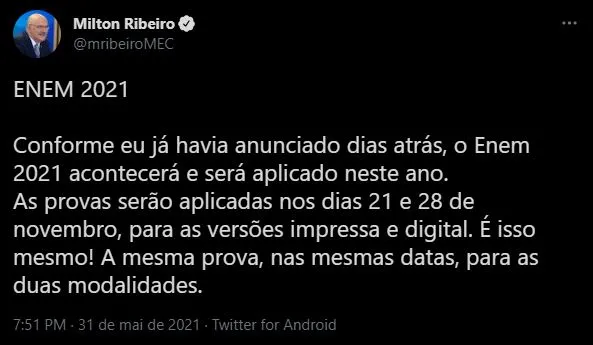 Milton Ribeiro informou as datas do Enem 2021 em publicação no Twitter