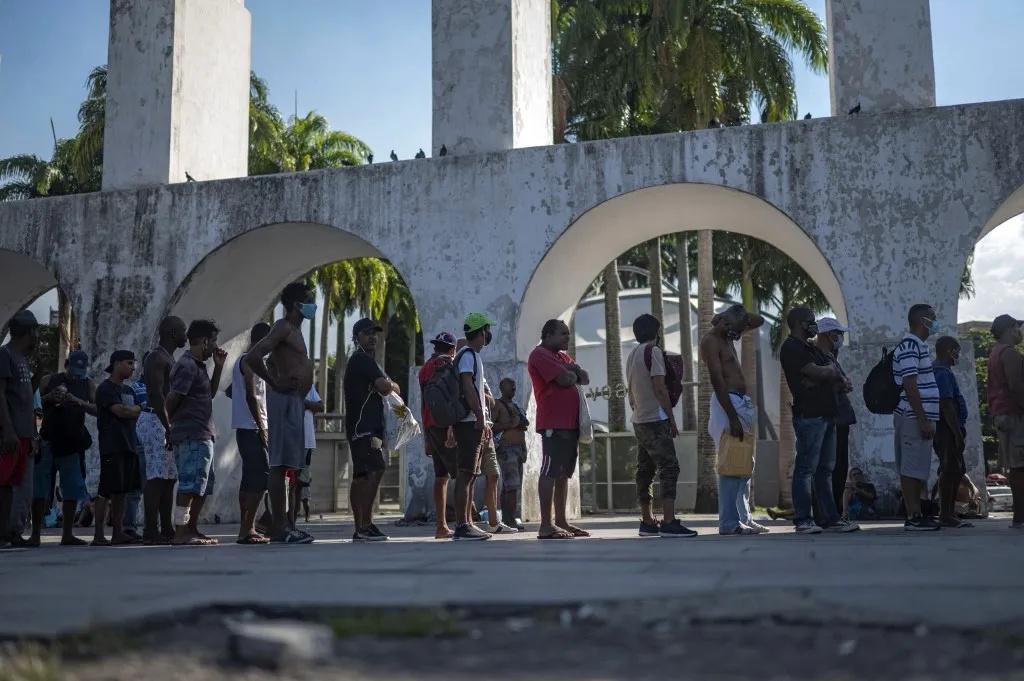 O enfrentamento à desigualdade social sofre com dois entraves: o déficit orçamentário e a ausência de ação coordenada por parte do governo federal