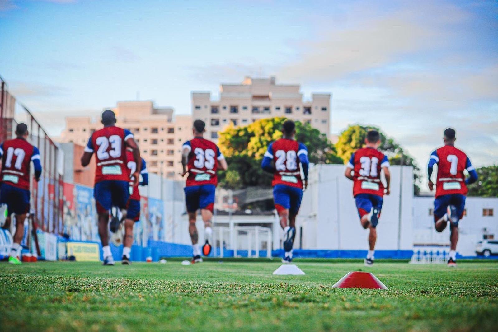 Atletas do Fortaleza realizam corrida