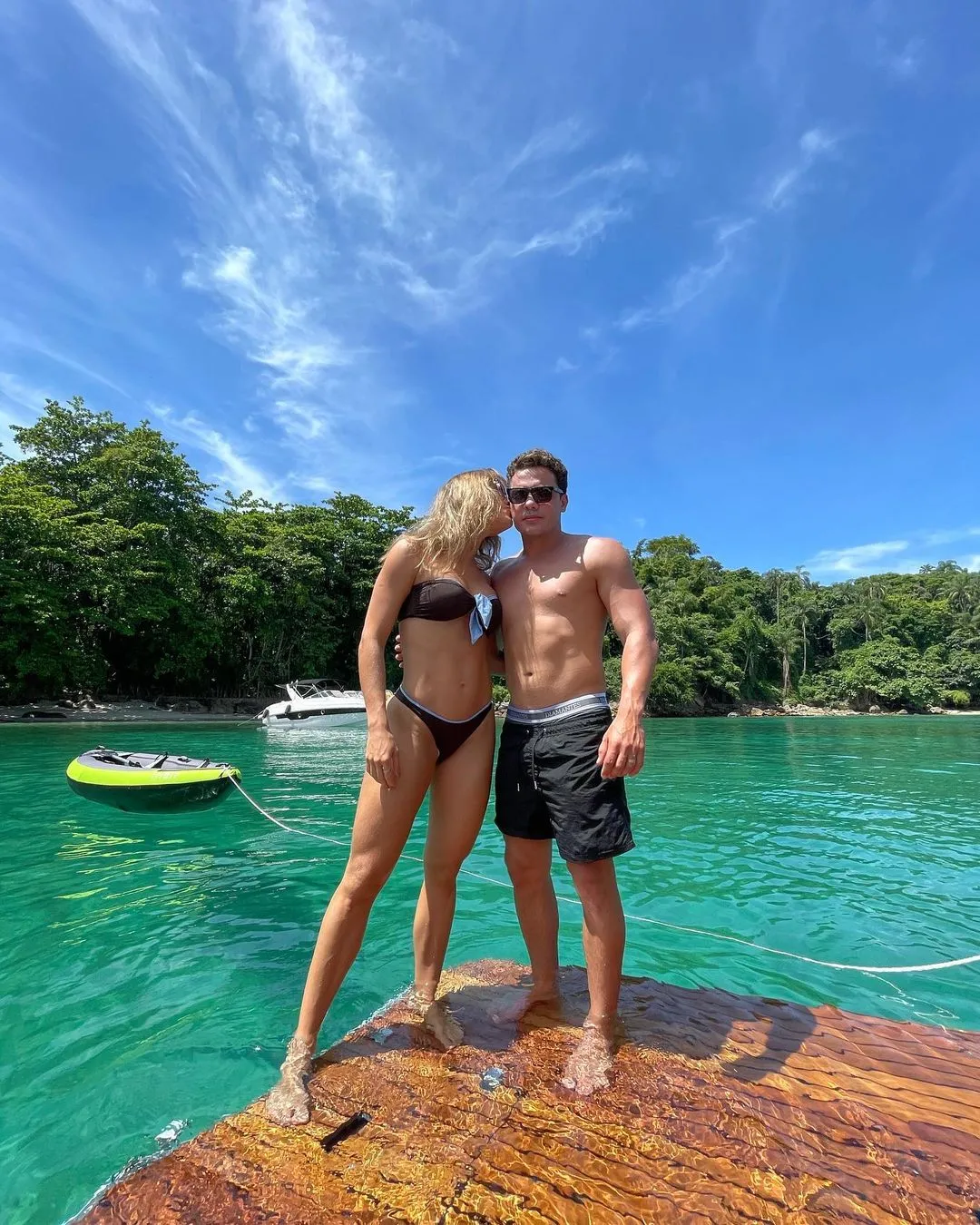 Wesley rebateu todos os rumores sobre crise no casamento com Thyane