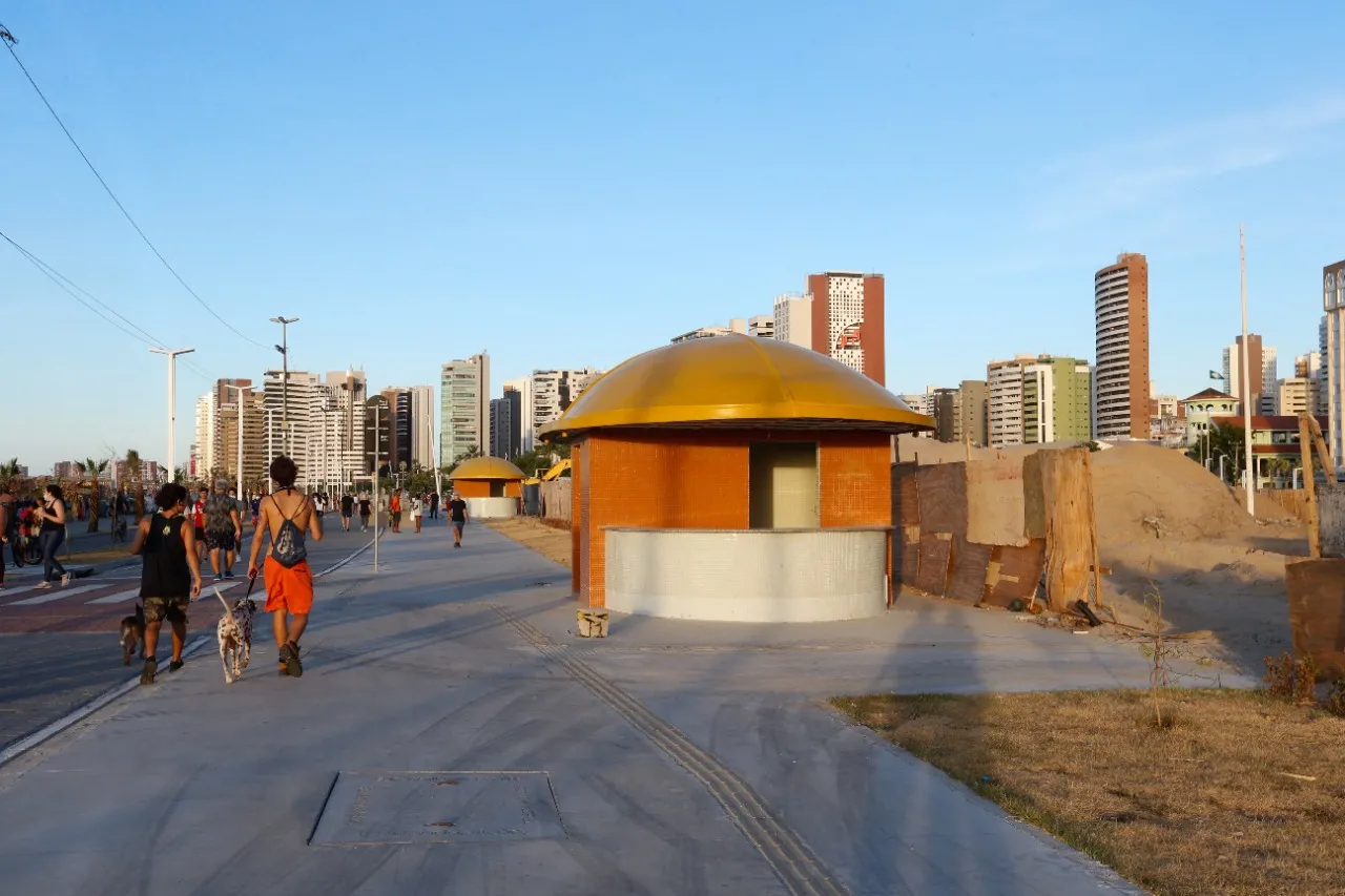 Dos 40 quiosques idealizados, apenas três já estão edificados, com cinco pontos comerciais em funcionamento.