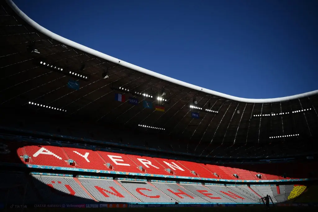 A imagem mostra a Allianz Arena em Munique em 14 de junho de 2021, na véspera da partida de futebol da França contra a Alemanha do UEFA EURO 2020