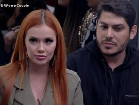 Casal Mirela Janis e Yugnir Ângelo durante programa ao vivo do power couple