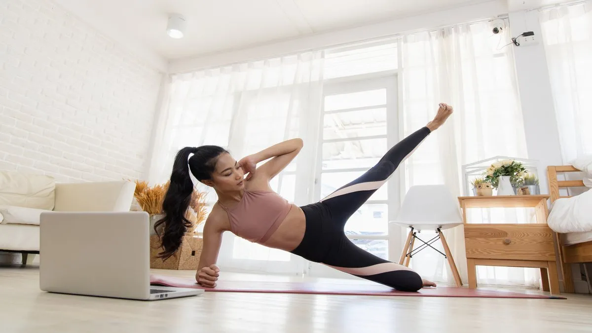 Praticantes de exercícios físicos em casa devem procurar orientação profissional