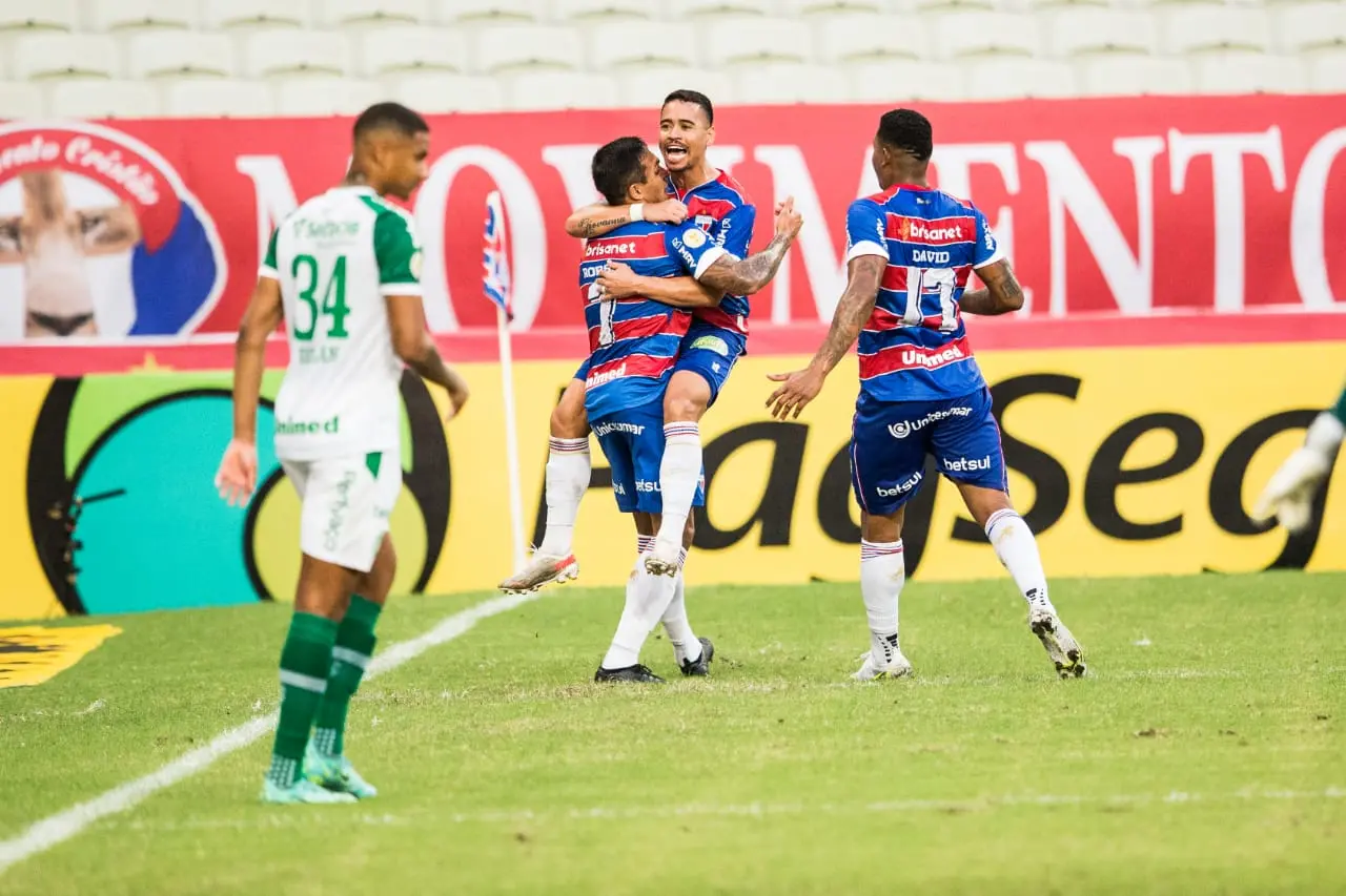 Yago Pikachu comemora gol marcado