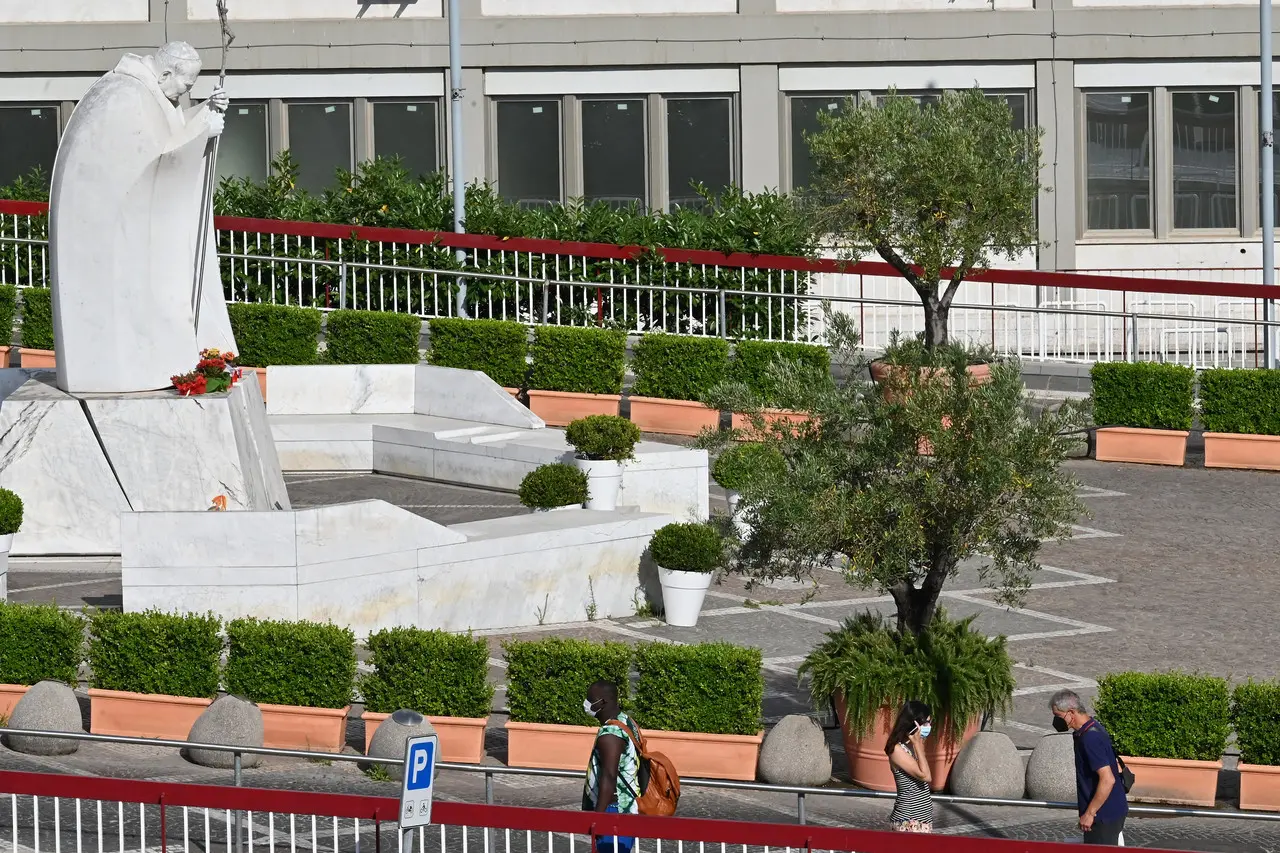 Entrada do hospital Policlinico A. Gemelli, em Roma