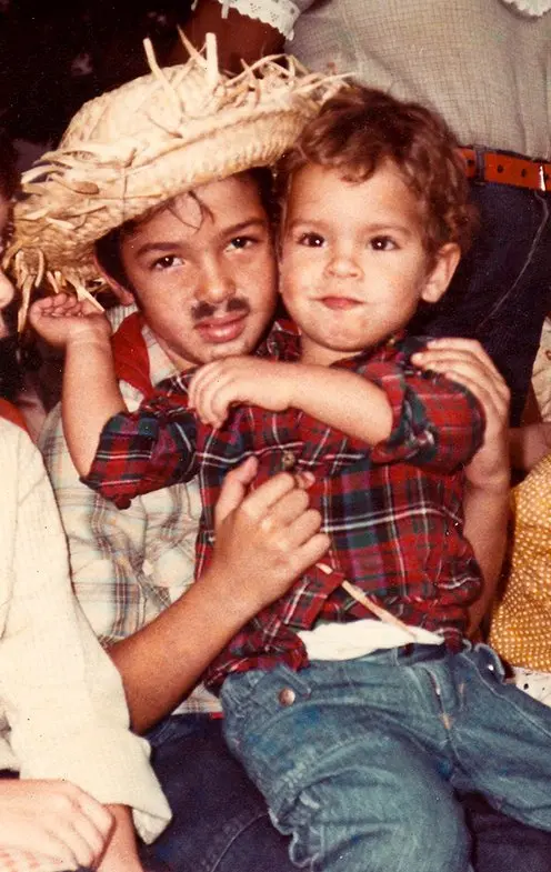 Cícero Chaves ao lado do irmão Bruno Mazzeo