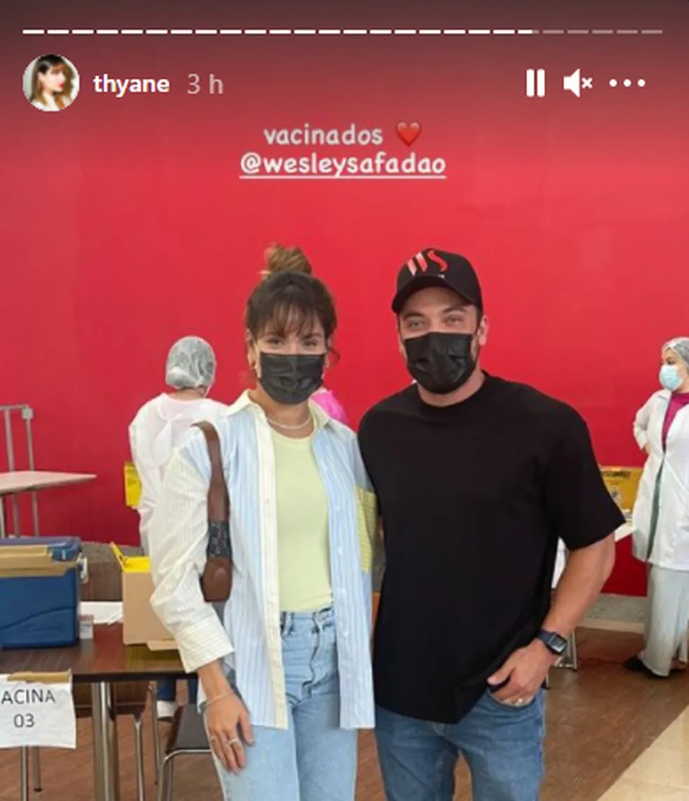 Wesley e Thyane foram vacinados juntos na quinta (8)