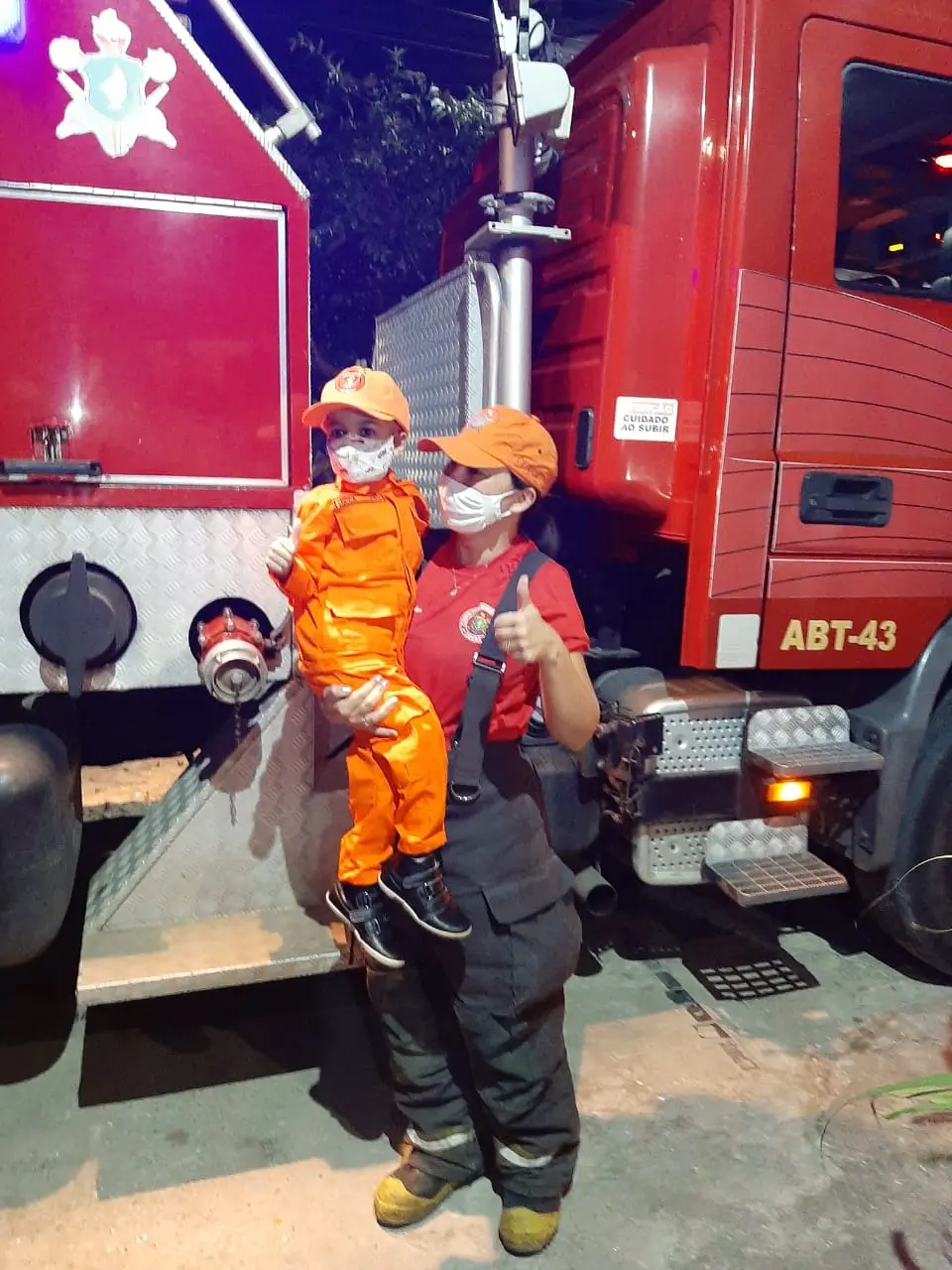 Lucca Mariano Ferrer e a soldado Margermínia Vasconcelos