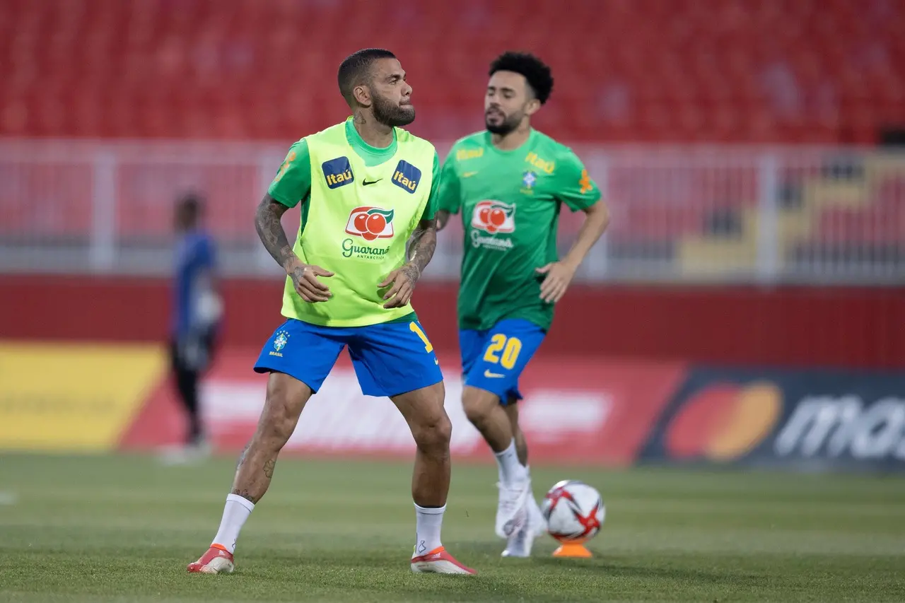 Daniel Alves em ação pela Seleção Brasileira