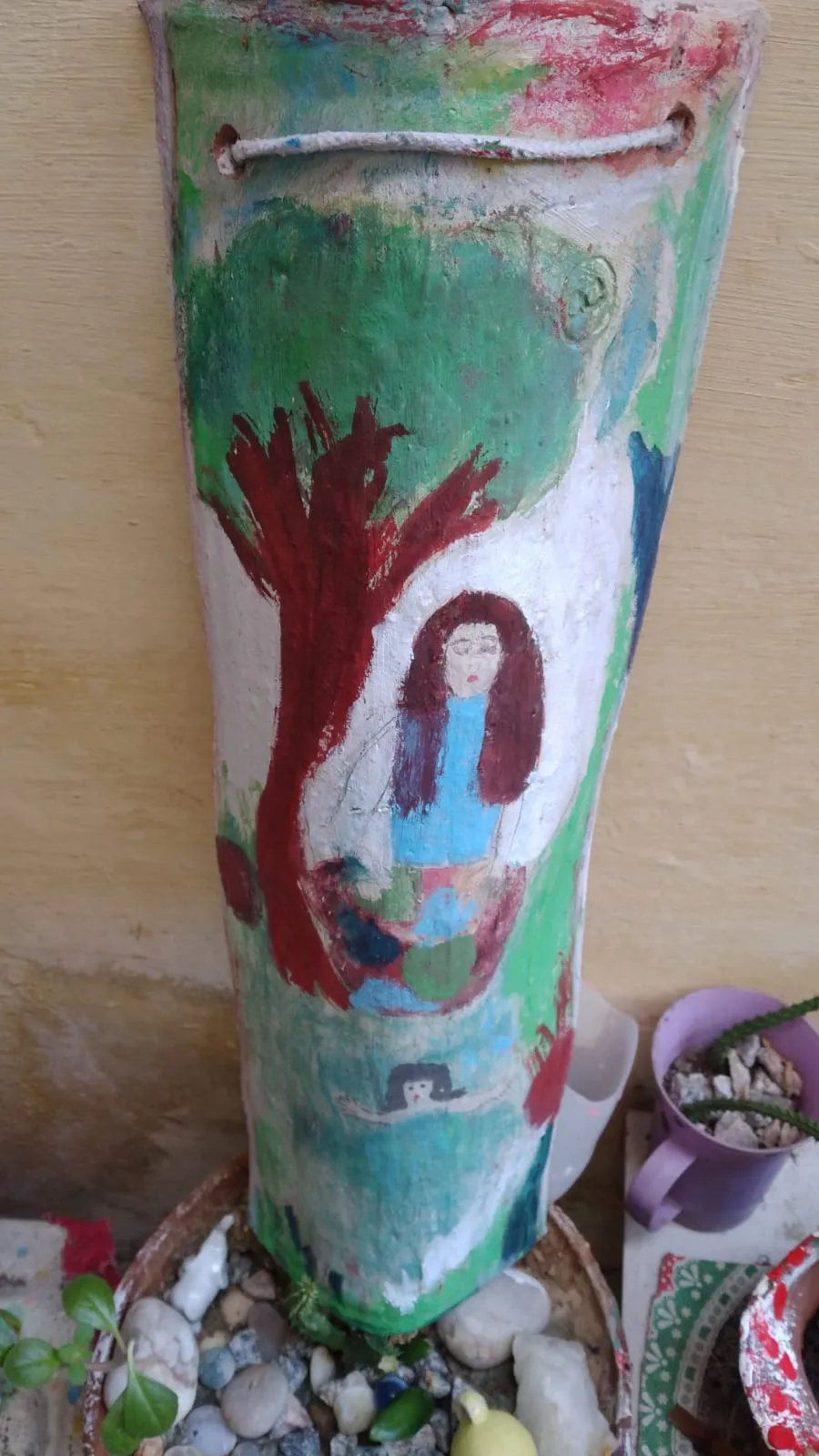Alguns dos desenhos realizados pela artesã Diana Mesquita, moradora do bairro Mondubim, inspirados no fazer artístico de Nice Firmeza