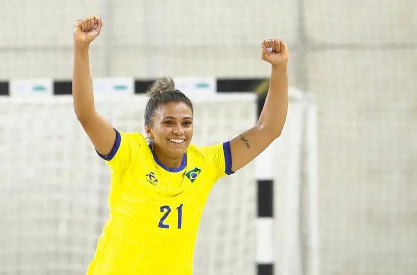 Adriana Cardoso, ponta direita do Bera Bera, da Espanha, está entre as convocadas da Seleção Brasileira feminina de Handebol para os Jogos Olímpicos de Tóquio